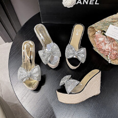 批发<b class='q'>夏</b>季新款透明水晶坡跟凉鞋女性感超高跟鞋蝴蝶结11CM露趾拖鞋