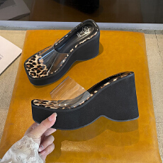 批发2026厚底方头凉拖鞋女外穿<b class='q'>夏</b>季豹纹松糕鞋高跟10cm 34-40码