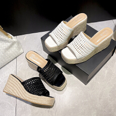 批发2026高跟坡跟厚底凉拖鞋女<b class='q'>夏</b>季新款一字拖编织网状室外穿穆勒鞋