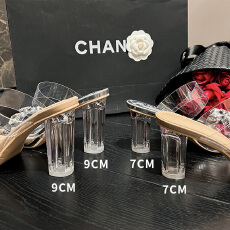 批发2026水晶跟凉拖鞋女外穿水钻一字带透明粗跟高跟鞋配裙子凉鞋