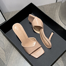 批发2026年<b class='q'>夏</b>季新款漆皮裸色高跟凉鞋细跟方头露趾性感外穿一字拖鞋女