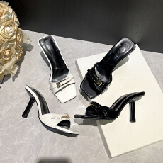 批发2026夏季新款露趾方头黑色漆皮一字带皮带扣细跟高跟凉鞋女凉拖