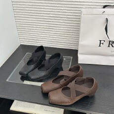 猪鼻子芭蕾舞鞋女款外穿复古交叉绑带粗跟内增高方头单鞋