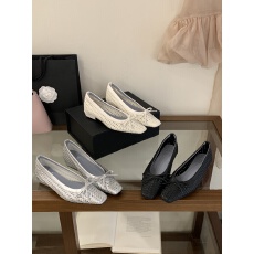 批发法式<b class='q'>复古</b>方头百搭鞋2026年新款一脚蹬镂空浅口粗跟单鞋女