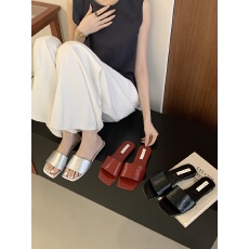 批发2026年夏季新款平底舒适人字拖韩版外穿沙滩凉拖鞋女