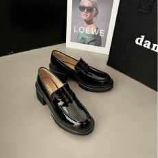 批发香港2026年厚底乐福鞋女春<b class='q'>秋</b>英伦风小皮鞋一脚蹬百搭真皮粗跟单鞋