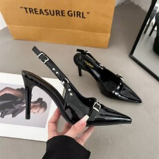 批发尖头黑色高跟鞋女2026年新款漆皮细跟铆钉凉鞋一字扣御姐气质单鞋