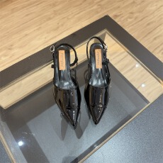 批发2026年新款小香风法式尖头后空包头凉鞋小猫跟单鞋女