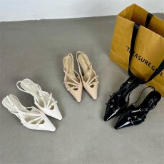 批发张元英同款miu千金尖头高跟鞋漆皮绑带后空小猫跟细跟凉鞋女