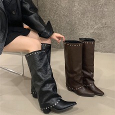 批发复古设计小众风格裤管长靴尖头粗跟辣妹黑色堆堆靴女