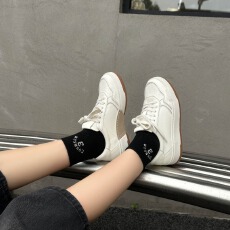 批发真皮小白鞋子女2025秋季广州爆款休闲<b class='q'>百搭</b>运动板鞋