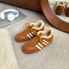批发2025年秋<b class='q'>冬</b>羊羔毛新款平底厚底系带圆头休闲运动板鞋单鞋女潮