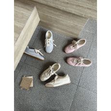 批发真皮简约纯色浅色系休闲阿甘鞋总高3公分