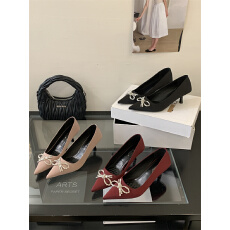 批发2026年四季单鞋细跟搭扣尖头女秋鞋35-40码