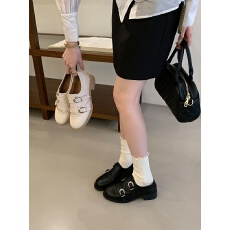 批发英伦风<b class='q'>复古</b>小皮鞋女2026新款春季雕花乐福鞋百搭通气单鞋子