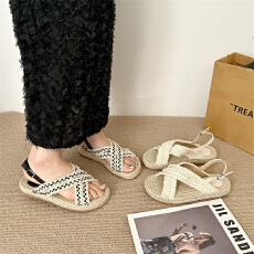 批发2026年夏季新款文艺风百搭厚底露趾一字扣带女生平底草编凉鞋外穿