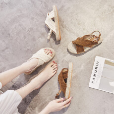 批发厚底凉鞋女2026新款气质款草编麻绳底渔夫鞋学生毛球森女鞋凉鞋