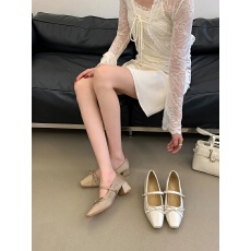 批发2026新款蝴蝶结一字式扣带方头粗跟单鞋女新款玛丽珍女鞋
