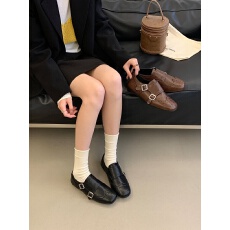 批发<b class='q'>复古</b>雕花2026乐福鞋女平底不累脚通勤单鞋英伦小皮鞋大码女鞋