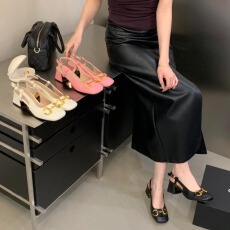 批发2026春季新款真皮马衔扣中跟女单鞋法式复古方头玛丽珍后空粗跟鞋