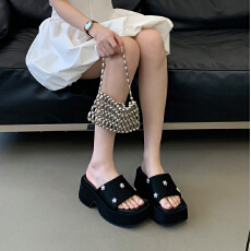 高级感水钻2026夏季新款方头露趾一字拖鞋欧美风时尚防水台凉拖