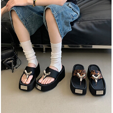 外穿高跟2026夏季新款厚底时尚人字拖夹脚简约百搭金属套