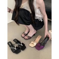 批发2025<b class='q'>欧美</b>外贸轻奢水钻绸面性感异型坡跟中高跟拖鞋大码 豹纹