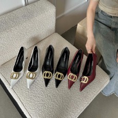 批发2026年新款尖头细跟高跟鞋通勤气质浅口小跟鞋法式百搭金属扣单鞋