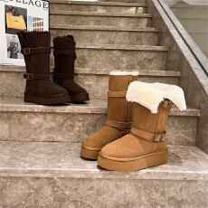 批发羊皮毛一体雪地靴2025新款外穿冬季中筒靴保暖加绒棉鞋机车女靴