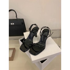 批发法式搭扣包头凉鞋仙女鞋子2026新款<b class='q'>春</b>夏季气质名媛单鞋小众高跟鞋