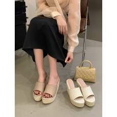 批发10CM超高跟厚底草编底凉拖鞋夏季新款露趾坡跟一脚蹬休闲懒人拖女