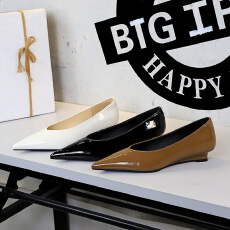 批发欧美风宴会女鞋尖头一脚蹬通勤休闲浅口百搭增高坡跟气质单鞋