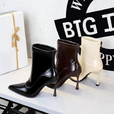 批发欧美风时尚时装女靴尖头高级细跟后拉链气质帕纳纹中筒靴女