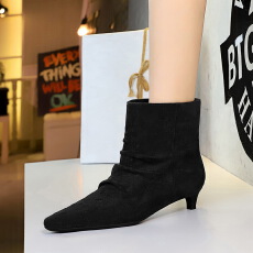 批发法式<b class='q'>复古</b>尖头百搭短筒瘦瘦靴气质单靴时装褶皱堆堆靴短靴女