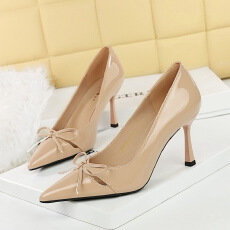批发欧美<b class='q'>气质</b>高跟鞋尖头浅口蝴蝶结镂空漆皮细跟一脚蹬单鞋女