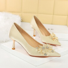 批发法式风优雅气质高跟鞋女水钻花朵尖头浅口细跟一脚蹬单鞋