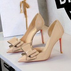 批发欧美风漆皮细跟高跟鞋女时尚红底百搭侧空镂空气质单鞋