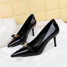 批发法式<b class='q'>通勤</b>百搭蝴蝶结浅口漆皮亮面细跟高跟鞋尖头气质单鞋女