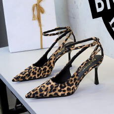 批发<b class='q'>欧美</b>风性感豹纹细跟高跟鞋女尖头绸缎镂空一字带气质单鞋