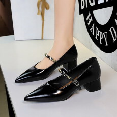 批发韩版复古柔帕开边珠尖头浅口简约一字扣粗跟不累脚中跟单鞋