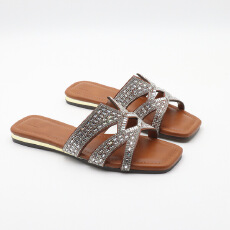 批发2026夏季新款<b class='q'>韩版</b>水钻亮片一字平底外穿凉拖鞋跨境女鞋货号