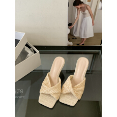 批发夏日草编坡跟凉鞋女夏2025新款法式气质穆勒高跟鞋