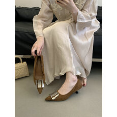 批发复古绒面方扣尖头小猫跟鞋女 焦糖色<b class='q'>通勤</b>浅口细跟低跟高跟鞋单鞋