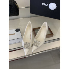 2026春季新款尖头水钻高跟鞋女细跟 5cm 低跟不累脚软皮工作单鞋