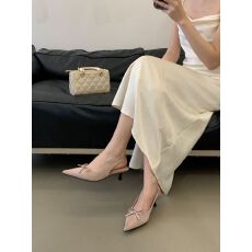 温柔风缎面猫跟鞋女2026新款尖头蝴蝶结单鞋百搭宴会通勤中跟凉鞋