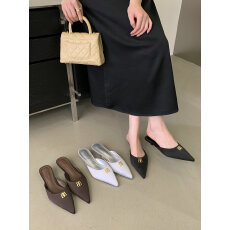 黑色尖头金属扣半拖鞋女细跟 2026 春新款外穿气质穆勒鞋通勤凉拖