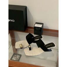 2026新款方头夹趾凉拖女 法式金属扣坡跟外穿拖鞋 气质一字拖