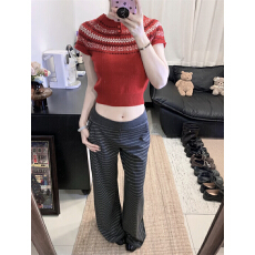 批发实拍实价：费尔岛风红色短袖针织衫女复古圆领<b class='q'>毛衣</b>