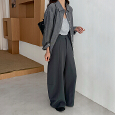 批发实拍 2026春款上新 简约高级感显瘦弯刀西裤 阔腿裤拖地调性西裤