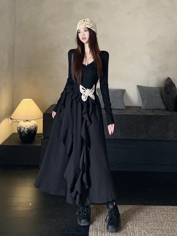 2026 봄 새로운 디자인 센스 나비 치마 작은 검은 드레스 불규칙 치마 단색 긴팔 롱 코트 점프 슈트 치마